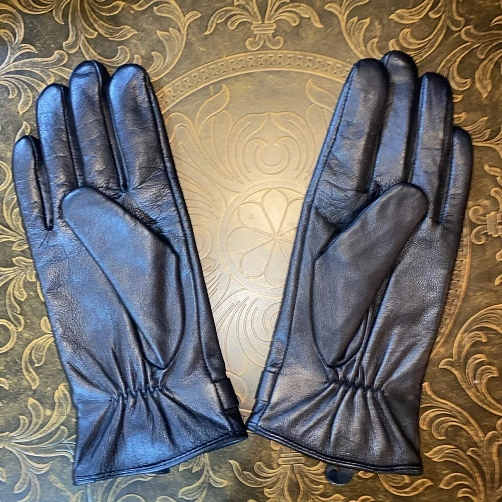Michael Kors Women's Leather Logo Ornament Gloves - Black/Silver size sm…